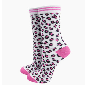 Leopard Print Combed Cotton Glitter Socks in White/Pink